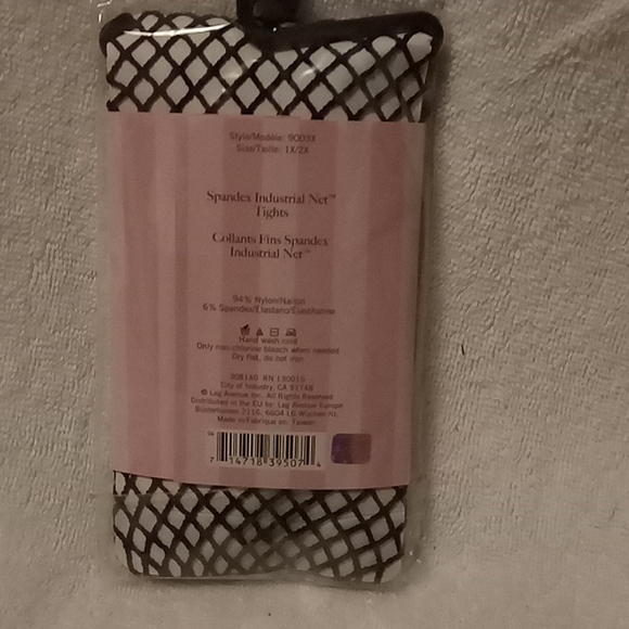 Fish net stockings - Picture 2 of 3